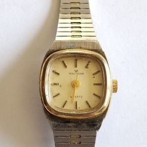 Vintage ladies wristwatch Waltham quartz silver tone watch